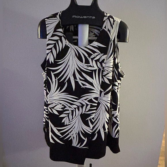 Alfani Tops - Alfani Woman Black and White Asymmetrical Leaf Print Women's Sleeveless Top 18W